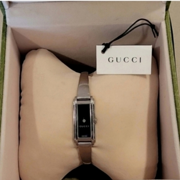 Gucci Bangle Braclet Watch GUCCI 1500 Series Watch - Picture 4 of 5